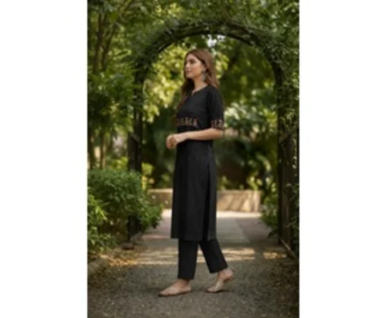 rangmasti-black-001